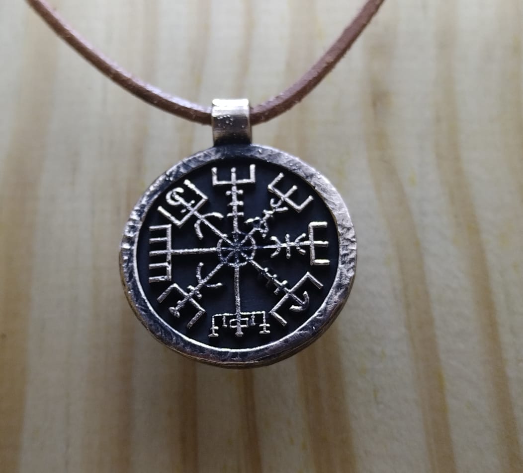 Viking Pendant, Vegvisir Norse Runes Compass Necklace, Stainless Steel Pendant Chain Amulet Men Necklace,Norse Mythology